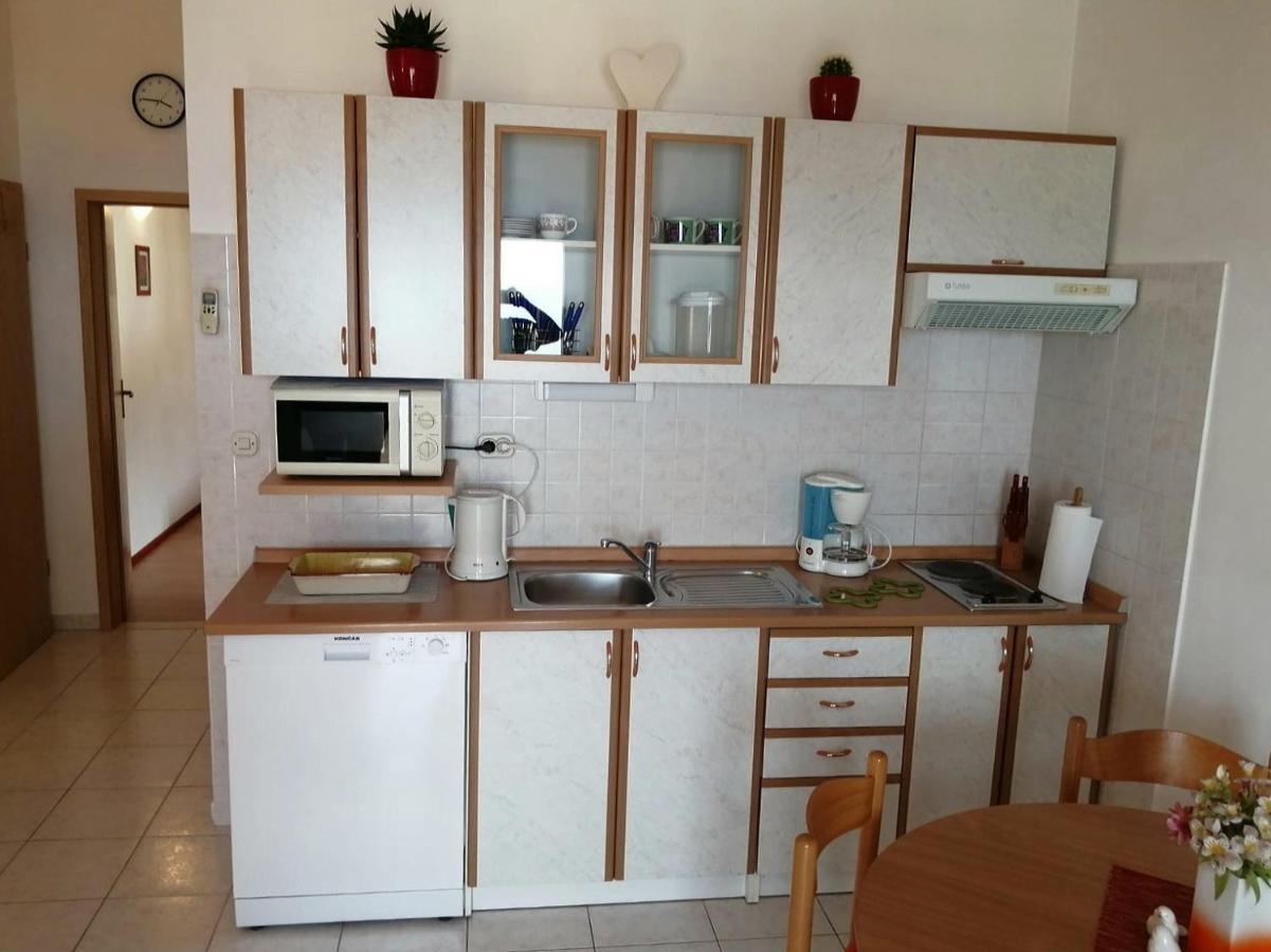 Apartments Borovina โบล ภายนอก รูปภาพ